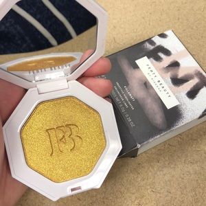 Fenty Beauty Highlighter “Trophy wife”